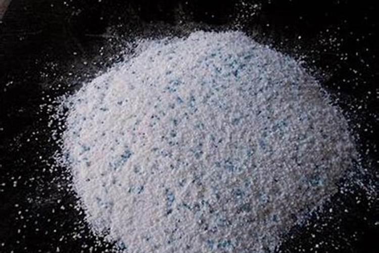 叶面肥一般一次一亩打几喷雾器？