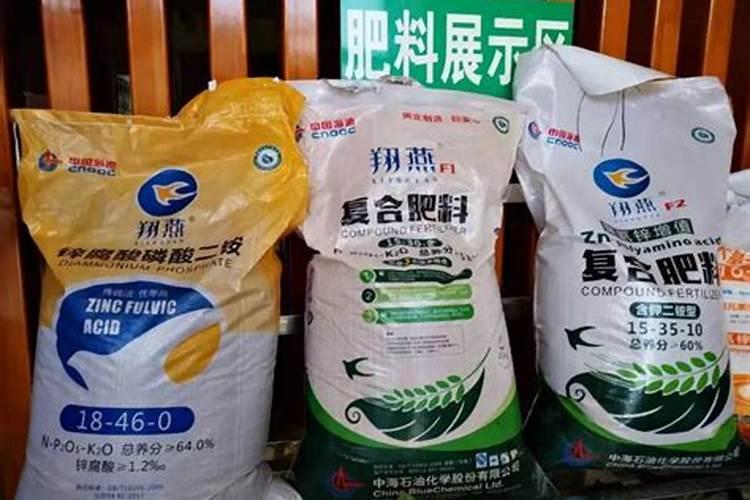 玉米苗期可以喷叶面肥吗？