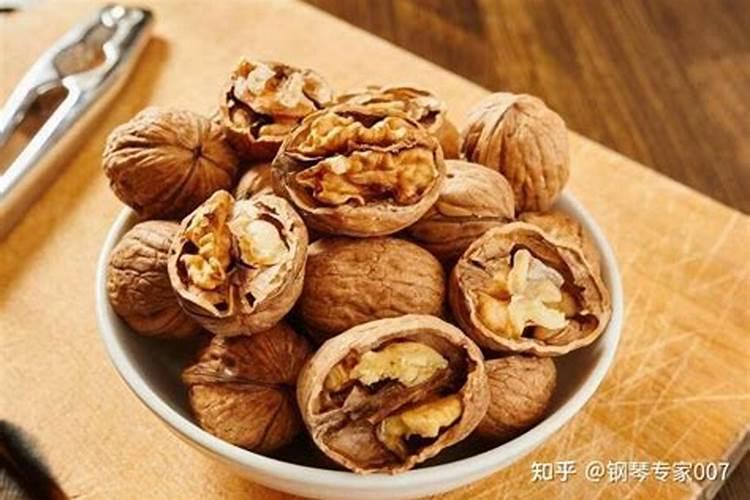 种植了一些核桃树,如何施肥才能获得丰产？