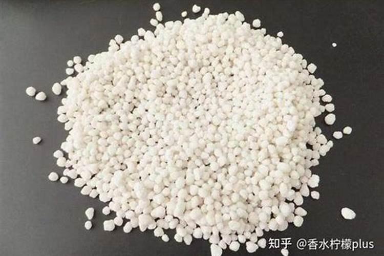 番石榴盆栽用多大的盆,用什么土,怎么施肥和浇水？