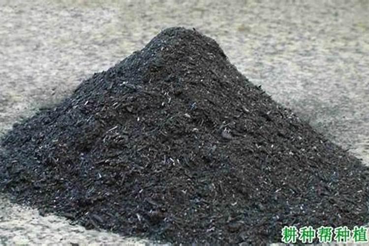 草木灰兑水喷施在农作物上面有什么好处？应该如何喷施呢？