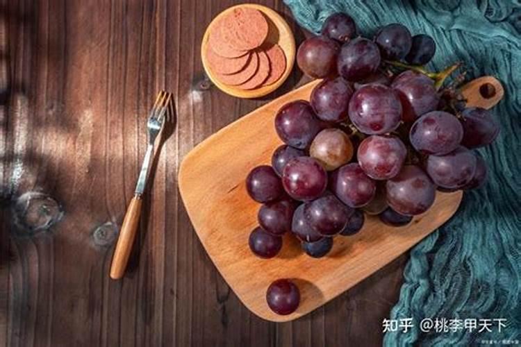 葡萄开花后应该使用什么肥料？