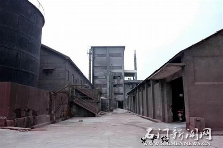 中国的氮肥,磷肥,钾肥主要的生产原料分别是什么？