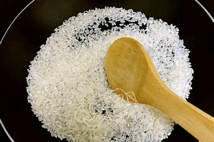 给花浇淘米水等于是施氮肥吗？