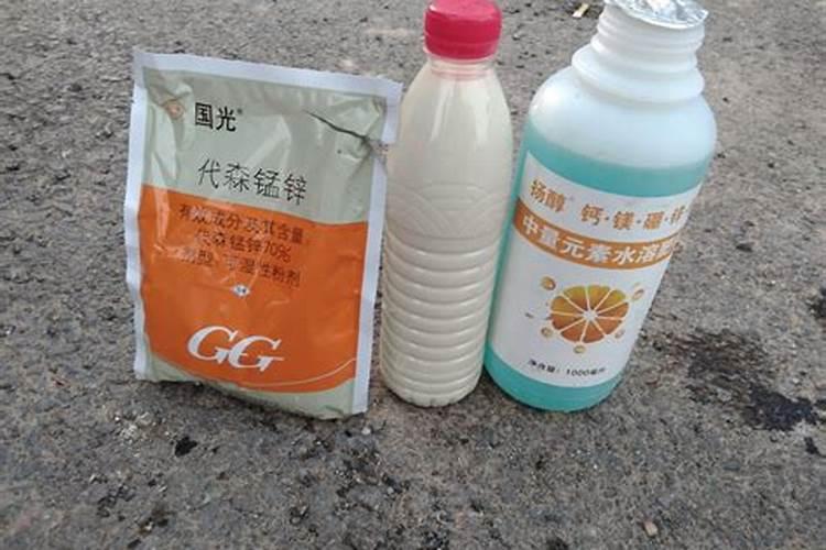 颗粒尿素能和锌肥溶液混用吗？怎么配比。