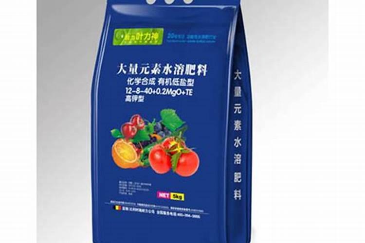 草莓叶面肥什么时候打？喷草莓花上伤花吗？
