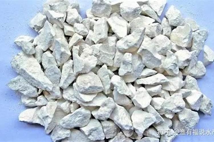 花生地撒石灰的最佳时间是什么时候？为何要撒石灰？