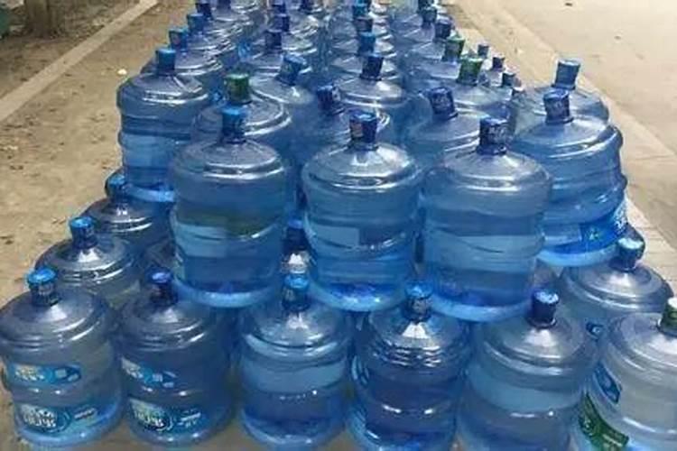 过磷酸钙可以兑水冲施吗