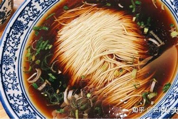 鱼饲料的保质期是多久 鱼粮过期了能不能用