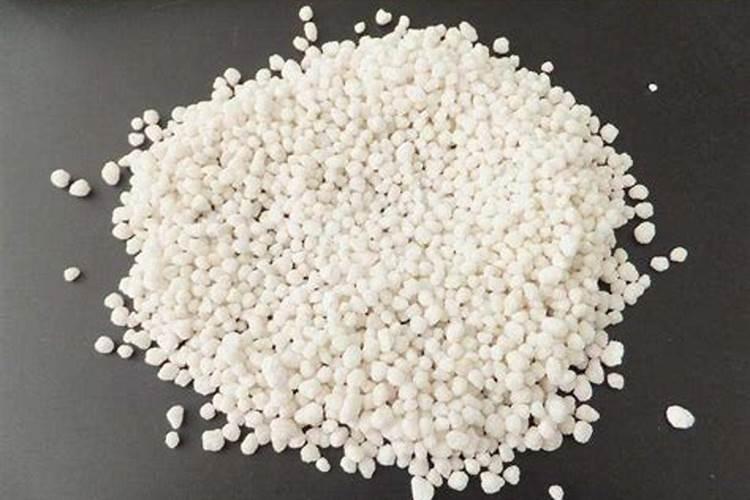 向土壤中施入60g尿素,相当于像土壤输入多少克氮元素？