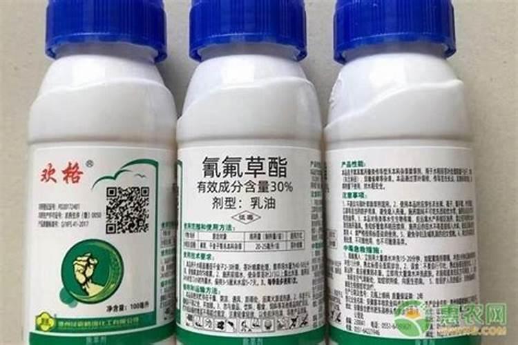 农田守护者的智慧：除草剂与叶面肥混用的科学探究