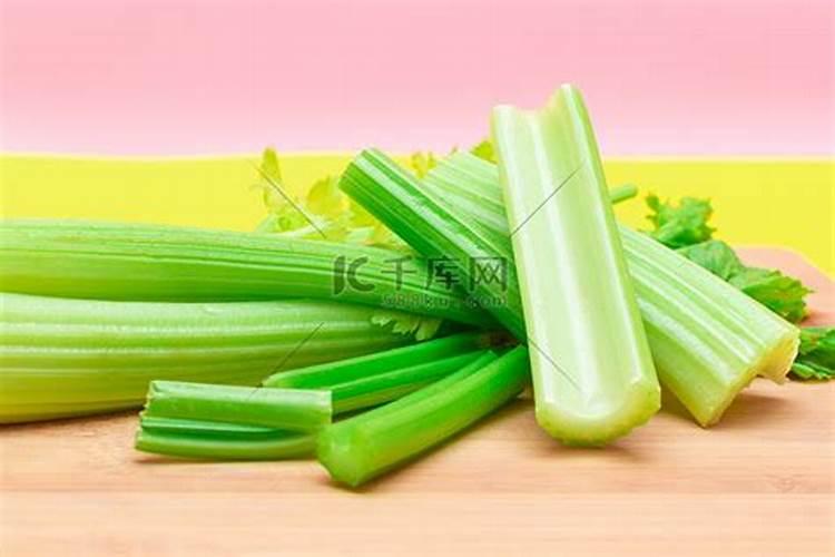 芹菜茎秆部分变红是怎么回事，该怎么解决？