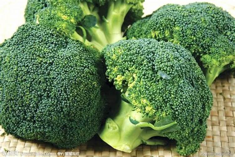 守护绿色健康：花菜小绿虫的农药处理策略