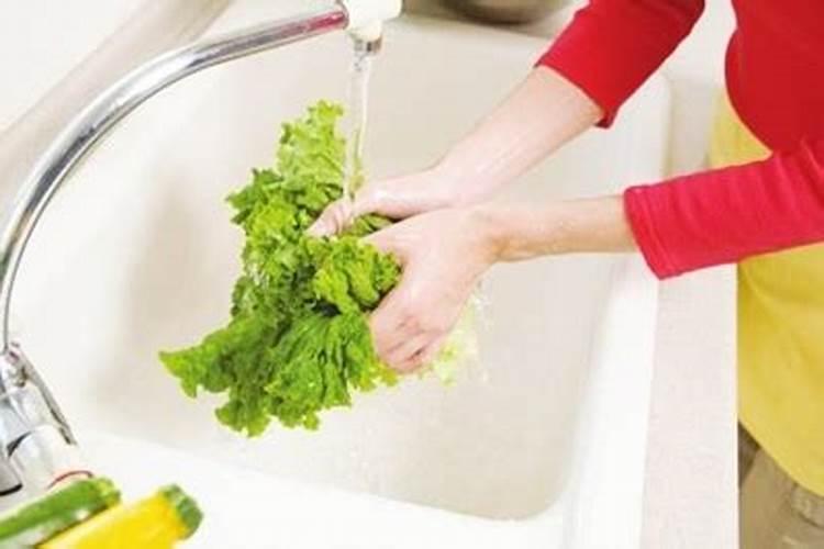 揭秘：温水洗敌敌畏——果蔬去农药的高效方法？