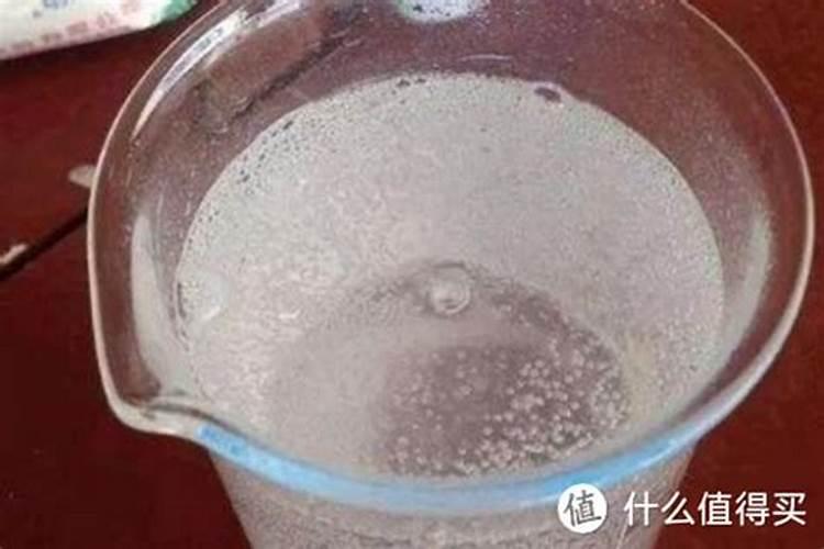 怎样使用碳酸二氢钾肥料浇花？